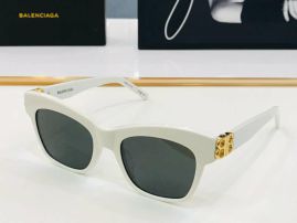 Picture of Balenciga Sunglasses _SKUfw55136336fw